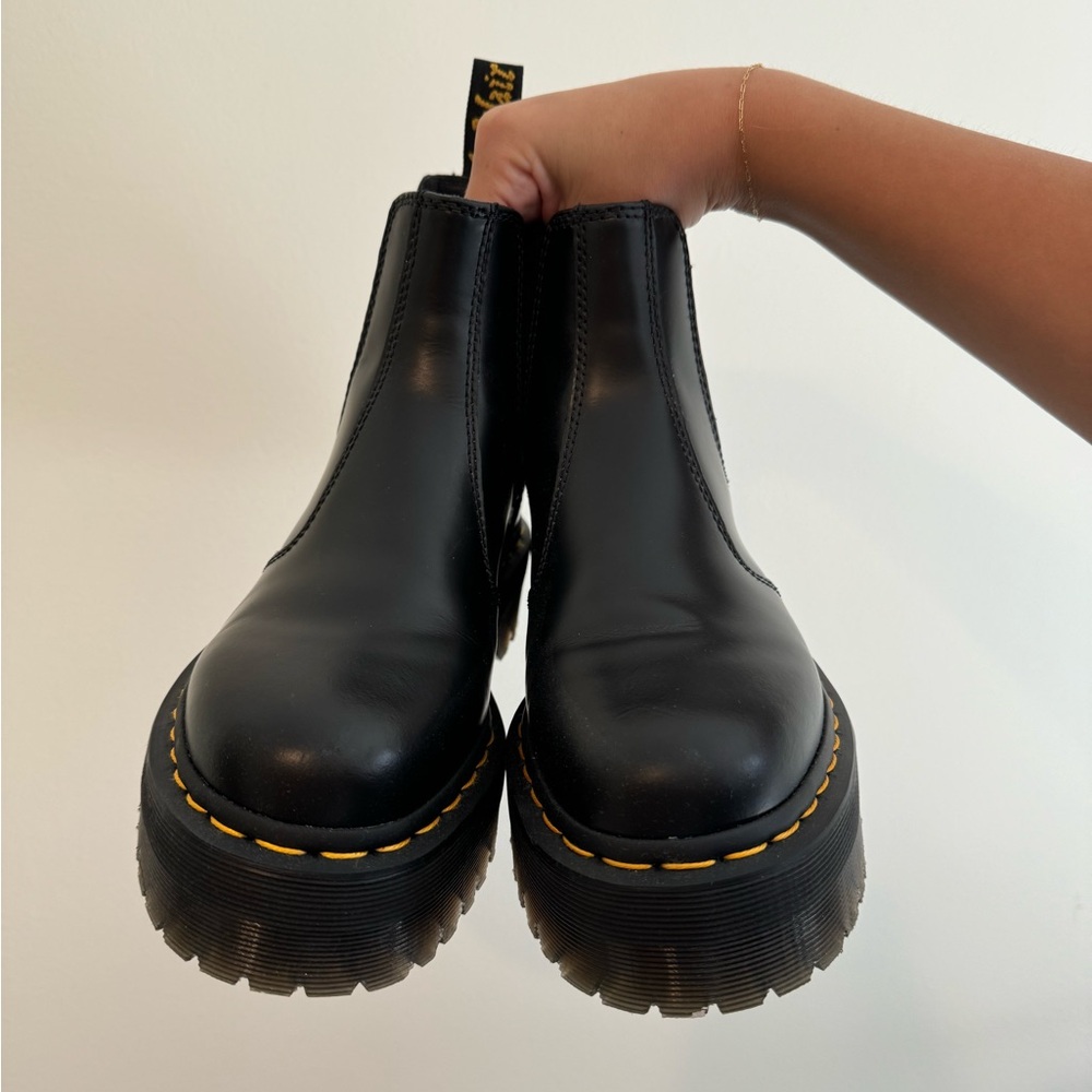 Dr. Marten’s 2976 Platform Chelsea Boot Smooth Leather